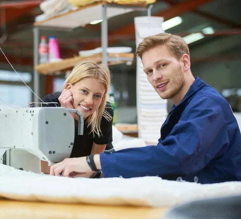 Smart people. Assign employees. Деловая встреча мужчины и женщины. Manufacturing shift supervisor vector. Азиатка продавец.