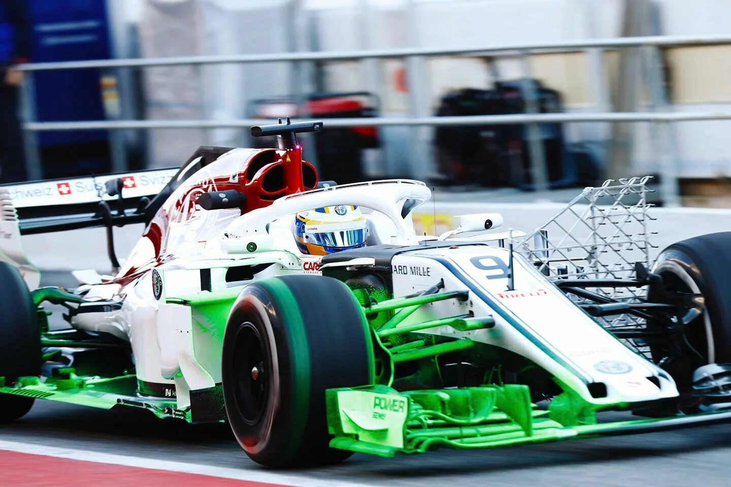 37 c f. Sauber c37. Sauber f1 1999. Аэродинамика f1. Sauber c9 кабина.