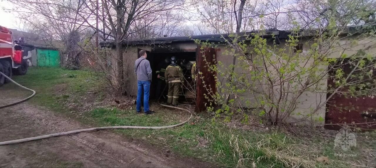 Пожар в гараже. Молодогвардейск. Погода в Молодогвардейске. Молодогвардейск ЛНР. Погода молодогвардейск на 10