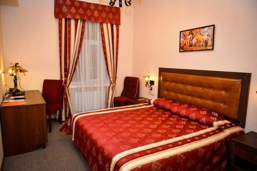 Дон кихот 3 казань. Дон кихот казань. Мон плезир казань ресторан. Казань в отеле донктъот фасад. Дон кихот отель 3* в казани.