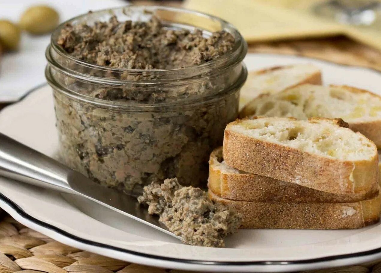 Паштет с грибами куриный рецепты. Печёночный паштет из куриной печени с грибами. грибной паштет. паштет из грибов. паштет из шампиньонов.