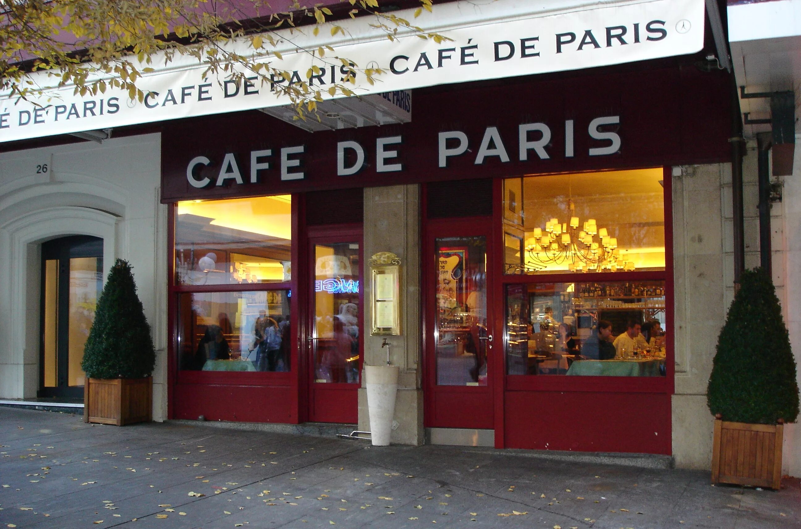 Кафе де пари Париж. Кафе де пари Женева. Французские названия кафе. Названия ресторанов на английском. Кафе де париж