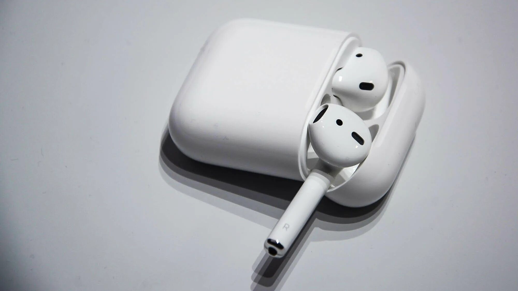 Аирподс про 2022. Аирподс 2. Наушники Apple Earpods Max. Аирподсы 3. Iphone airpods 1