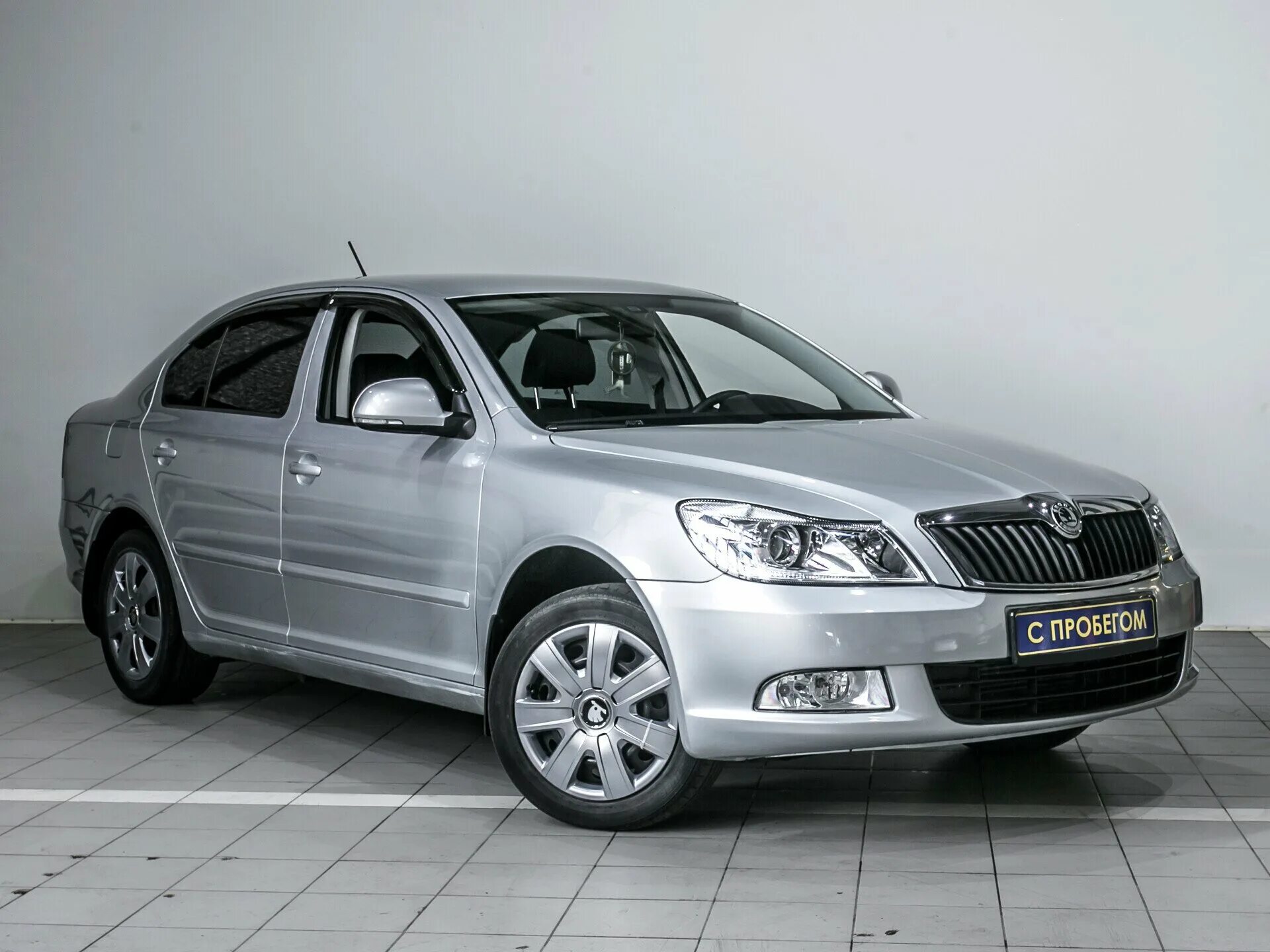 Купить шкоду октавию москве бу. Skoda Octavia 2012.