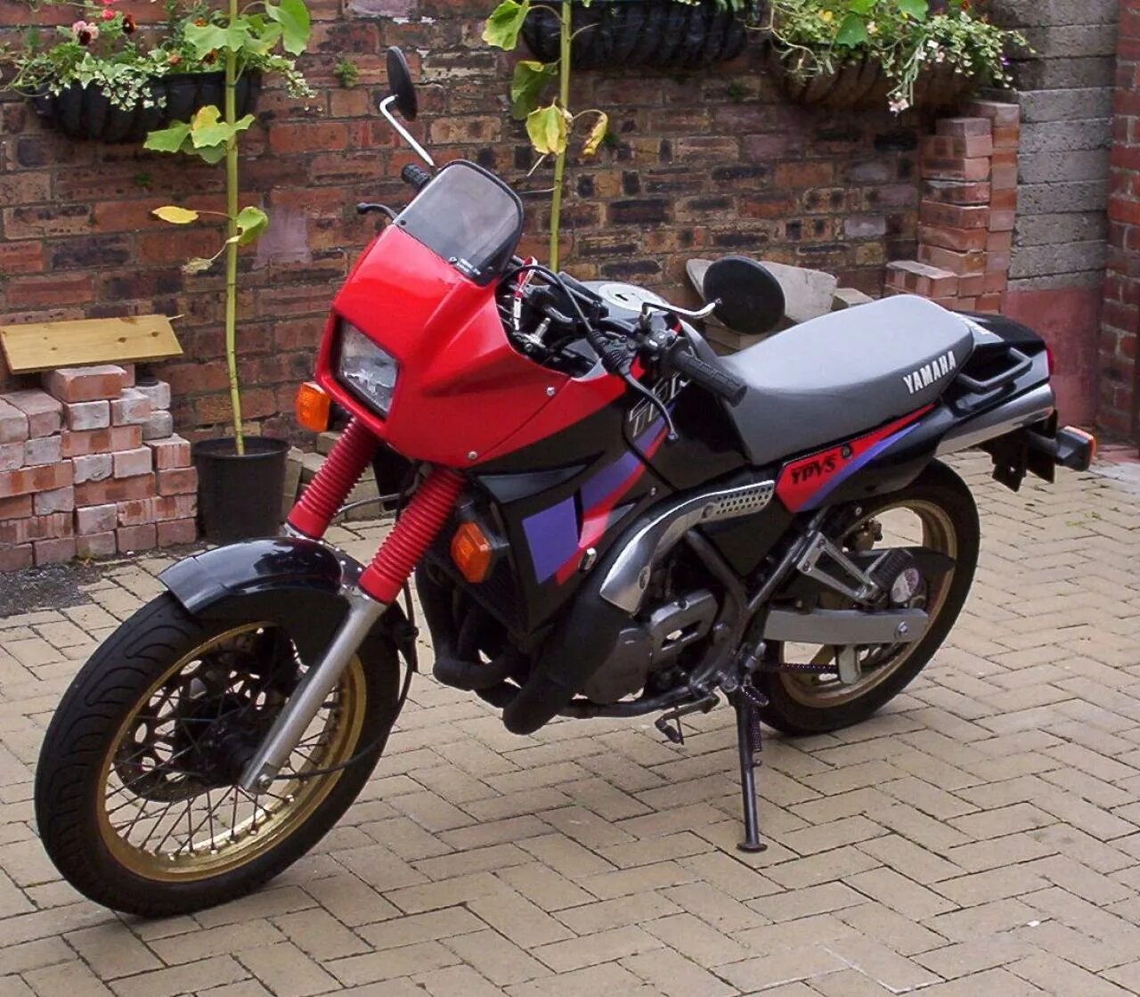 Yamaha ybr 250. Мотоцикл yamaha tdr. Ямаха 250 дорожный. Мотоцикл ямаха 250. Yamaha r15.