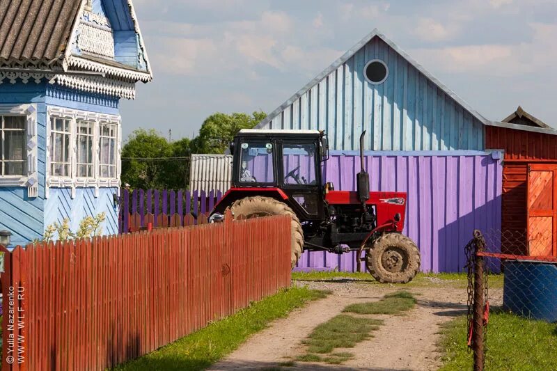 Хоз двор пмр. Быт быт трактор. сельские дворы пмр.