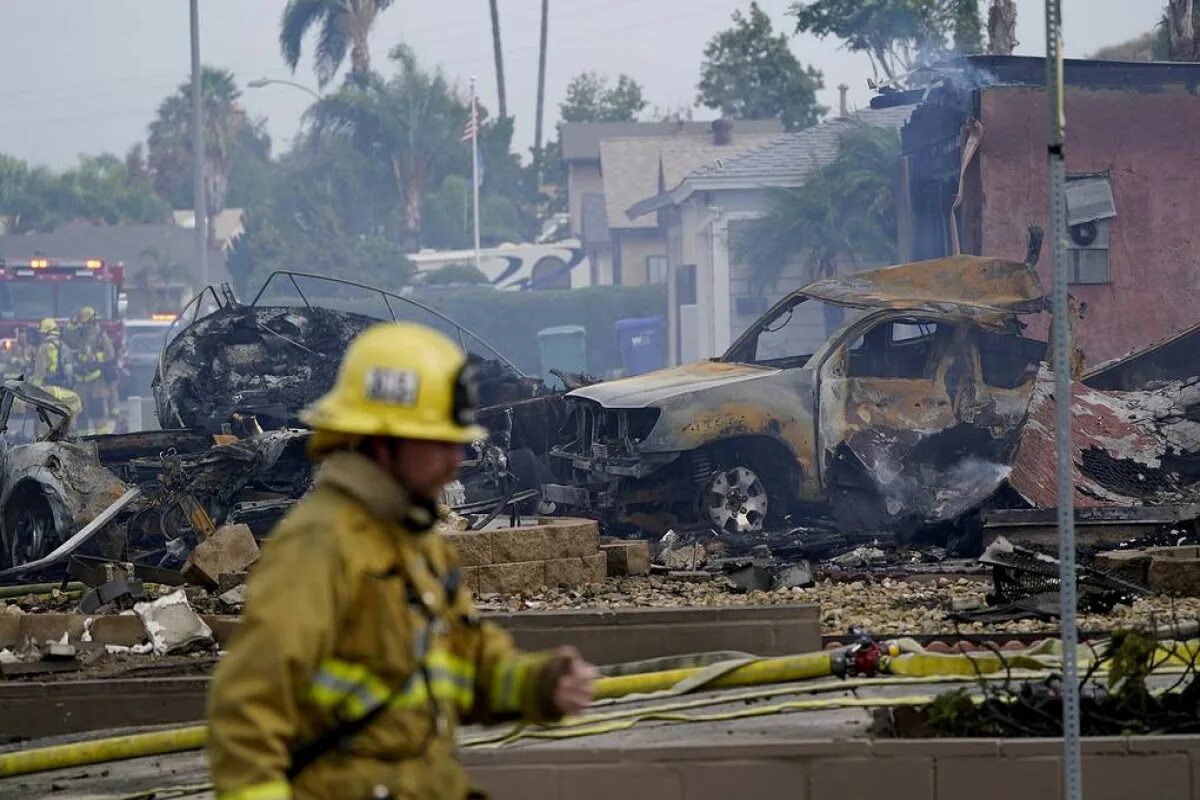 Столкновение сан диего. Авиакатастрофа в сан диего 1978. Столкновение сан диего. Падение самолета сан диего. Столкновение сан диего.