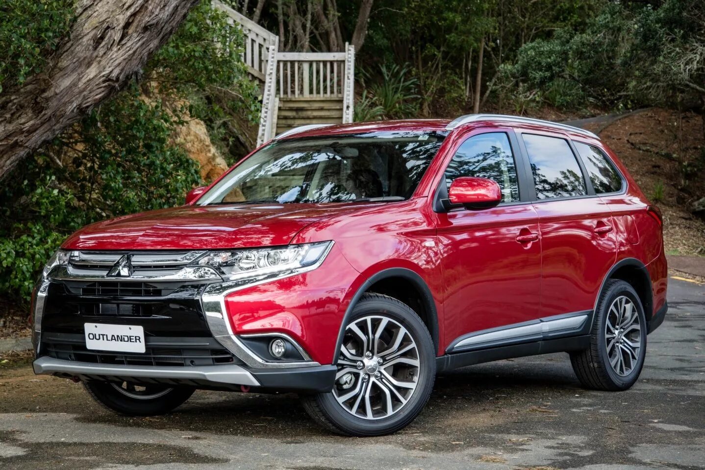 Купить митсубиси 2018. Mitsubishi Outlander 2018. Мицубиси Аутлендер 2018. Митсубиши Аутлендер 2018. Мицубиси Аутлендер 2018г.