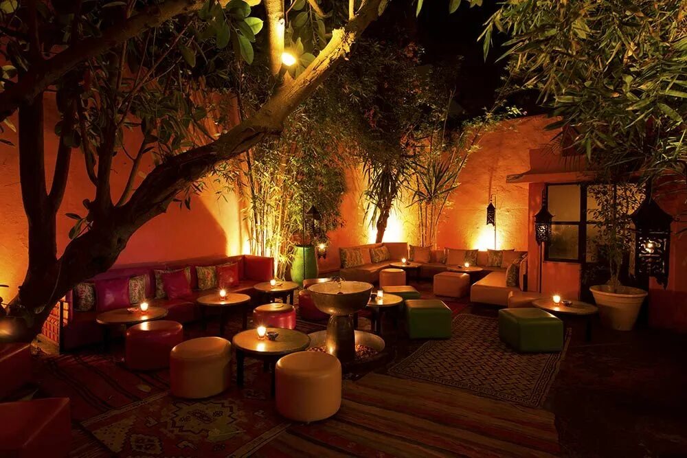 Марракеш чисто по душам. Comptoir Darna Marrakech. Традиционное кафе в Марокко кафе-Маракеш. Марракеш Эстетика. Маракеш стиль ресторан.