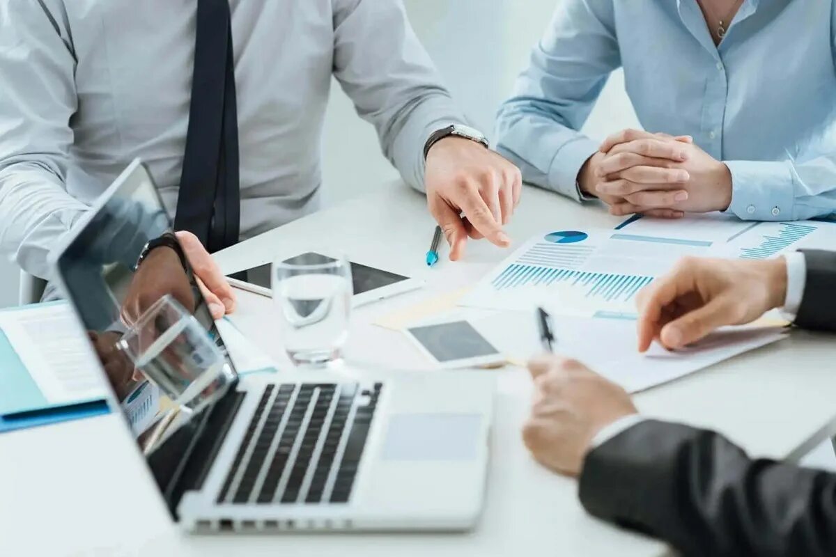 предпринимательство. бизнес фон. финансовые услуги. инвестиции в бизнес проекты. ит-аудитор в финансах.