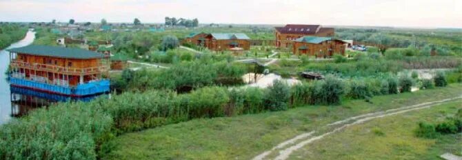 Маяк в астраханской степи. Каспийское море маяк село вышка. Астрахань село вышка. Маяк в селе вышка астраханская. Село вышка.