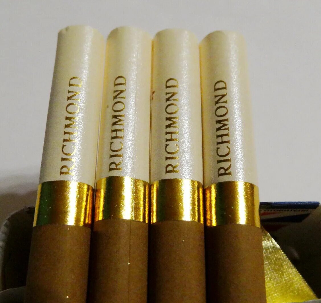 Sobranie Richmond сигареты. Собрание Golds Ричмонд тонкие. Richmond Cherry Gold Sobranie. Сигареты Ричмонд Голд. Ричмонд шоколадные