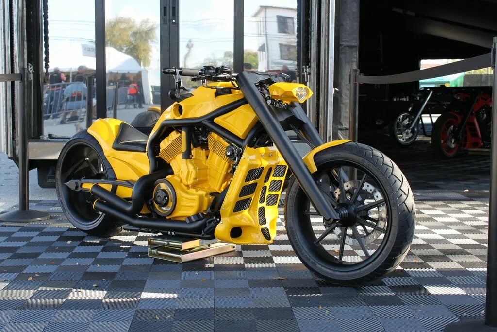 Customs limited. V-Rod Porsche. No limit Custom v-Rod. No limit Custom v-Rod Caramba.