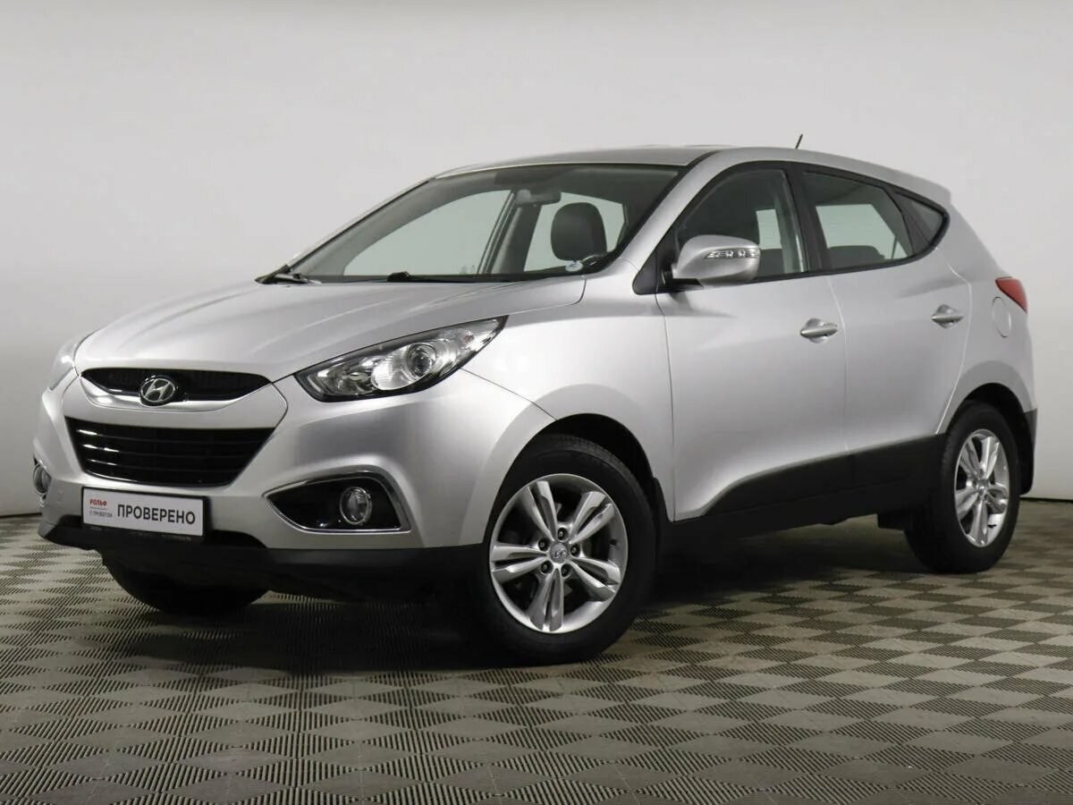 Хёндай ай икс 35 красный. Hyundai ix35 2010. Ix35 150 л с. Ix35 150 л с. Хендай ix35 2011.