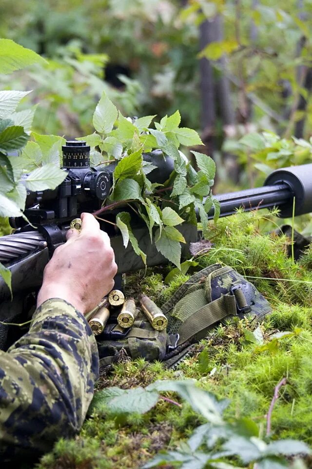 Слова засада. Военный снайпер. Снайпер в засаде. Русский снайпер. Солдат.