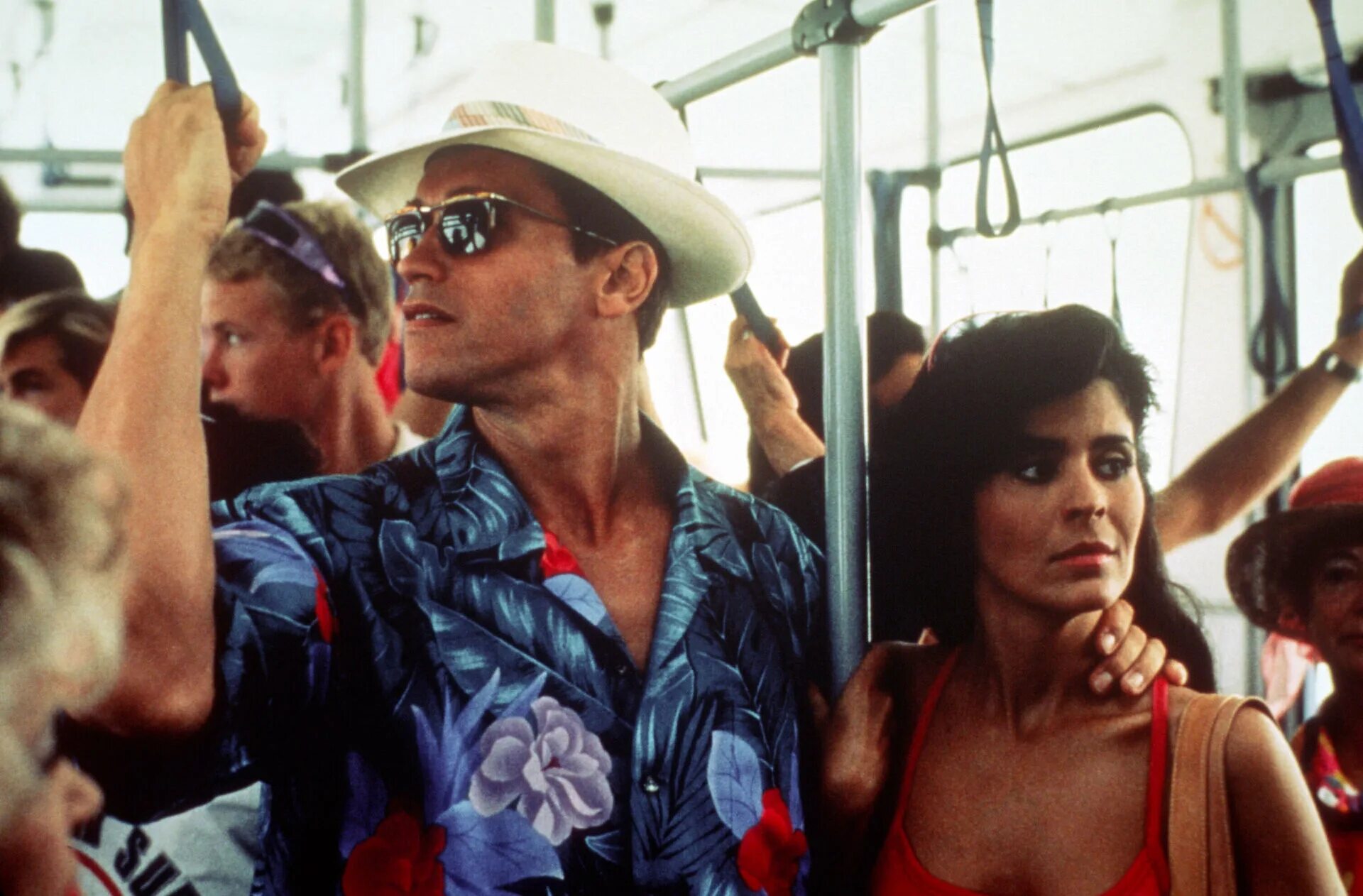 бегущий человек стивен кинг фильм. арнольд шварценеггер фильмы бегущий человек. бегущий человек фильм 1987. арнольд шварценеггер бегущий человек. ф бегущий человек.