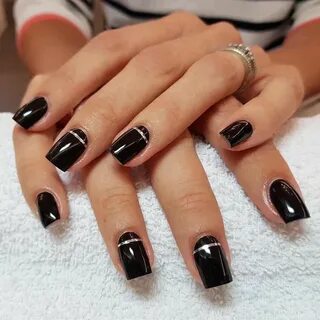 Черные ногти с дизайном на квадратные