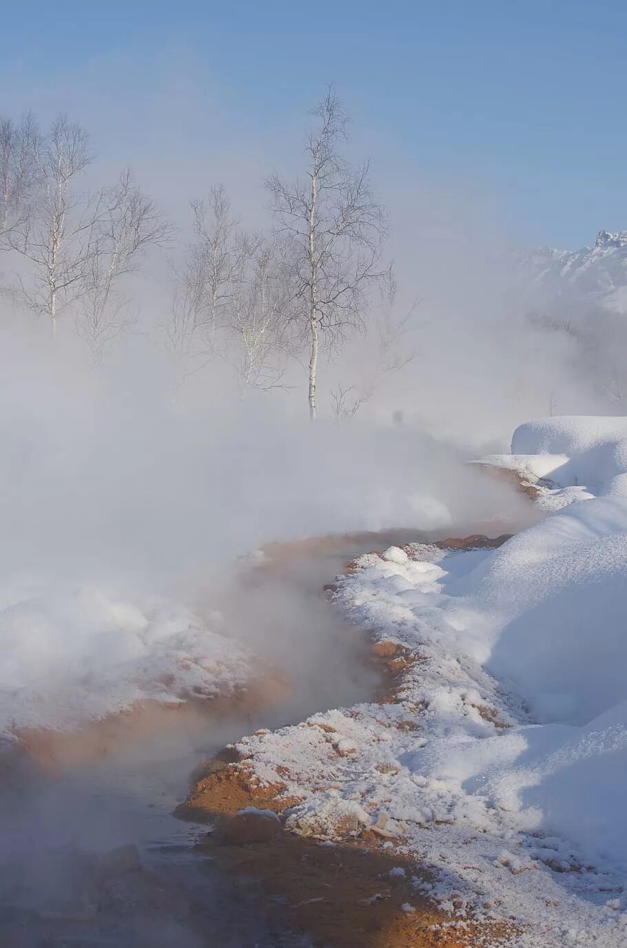 Река подо льдом. Зимняя река подо льдом. Снег Мороз река лед. Речка, снег, зима, River. Дымка снега