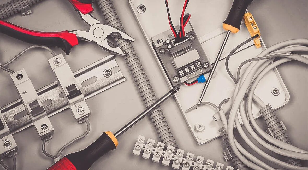 Комплектующие для монтажа электрики. Электропроводка автомобиля. Электрика комплектующие для монтажа. Электротехнические товары. Защитная силиконовая гофра для кабеля 10кв.