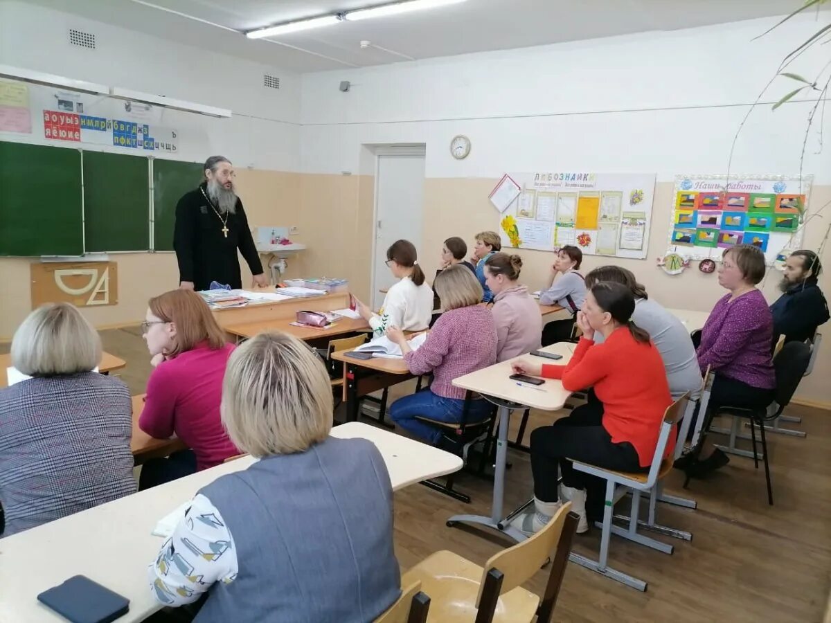 Как бесплатно пройти обучение. Где проходит обучение картинки. Учащиеся студенты. Блок как проходит обучение. Обучение в рамках федерального проекта содействие занятости.