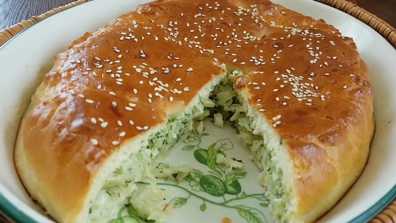 Сдобный пирог с капустой. Ленивый капустный пирог. Cabbage pie. German Cabbage pie. Пирог с капустой калории