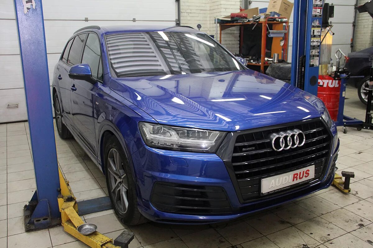 Ремонт audi q5. Audi q7 4m. audi q7 4m синий. audi q7 4m nfc. антихром ауди q7 4м.