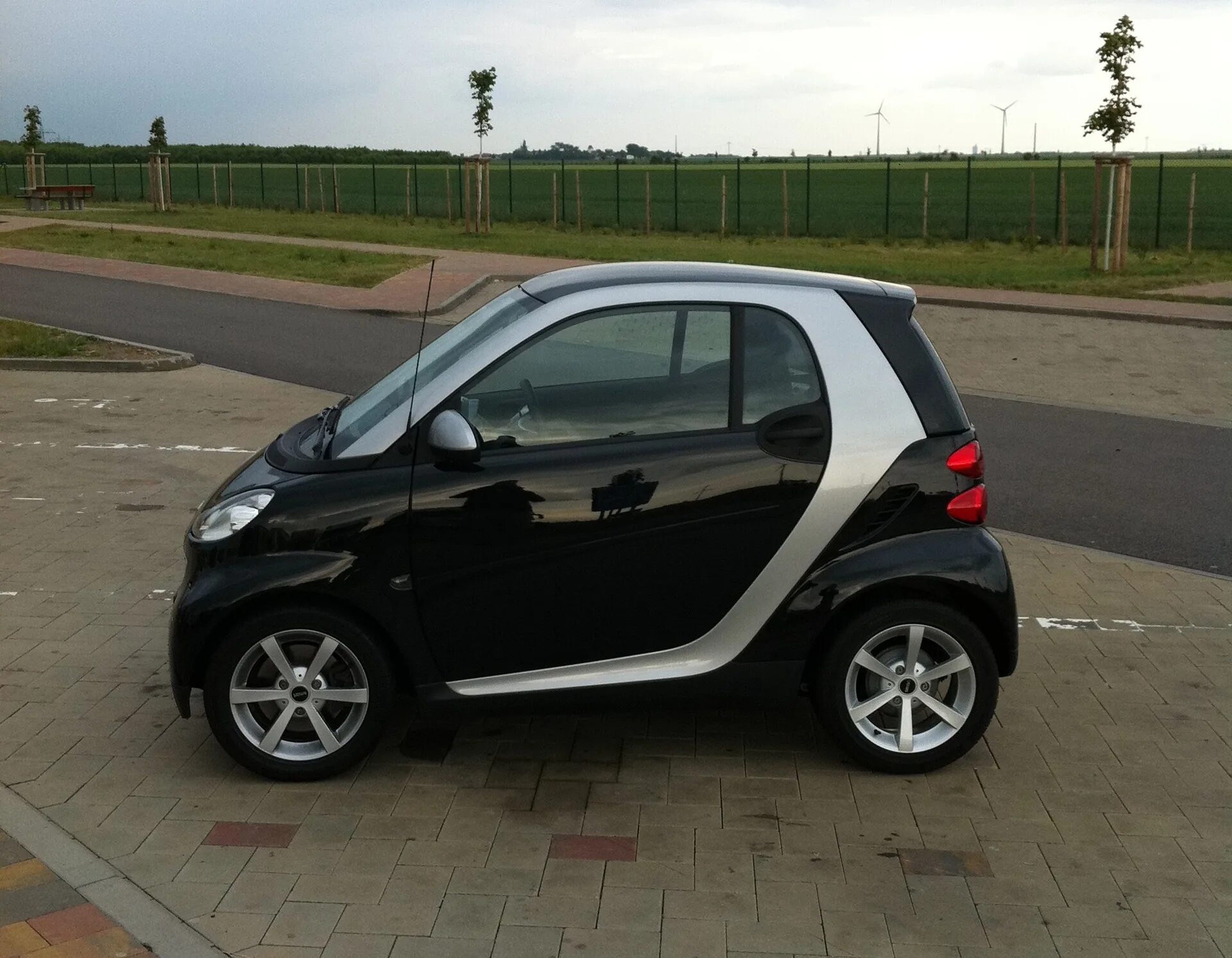 Купить смарт 1. Smart Fortwo 2008 черный. Smart Fortwo 1. Smart Fortwo 2023. Smart Fortwo (1-е поколение)..