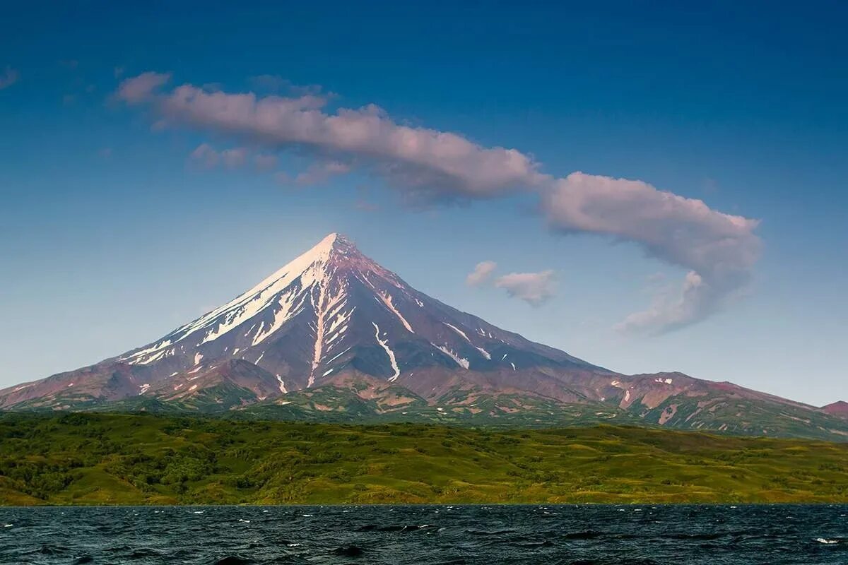 Вулкан Кроноцкая сопка. Кроноцкий заповедник Кроноцкая сопка. Кроноцкий заповедник Камчатка. Кроноцкая сопка гора.