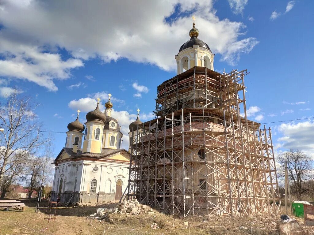 Преображенская церковь липецк. Храм преображения господня смоленск. Церковь преображения господня (спас-косицы). Спасо преображенский собор иркутск. Храм преображения господня в харькове.