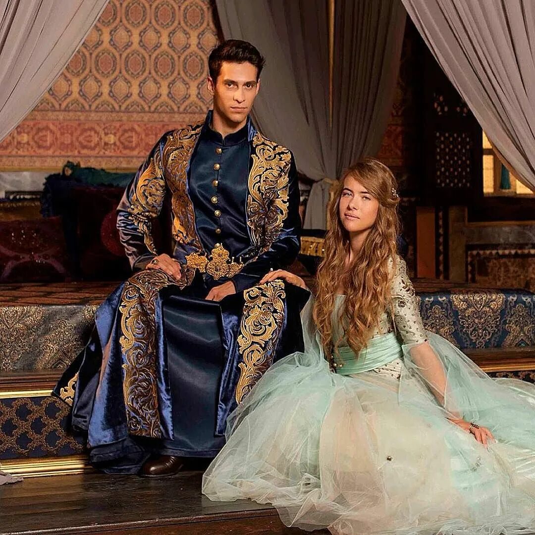 Шехзаде селим и нурбану. Великолепный век хюмашах султан. Мурад баязет империя кёсем. Айнишах султан великолепный век. Экин коч кёсем.