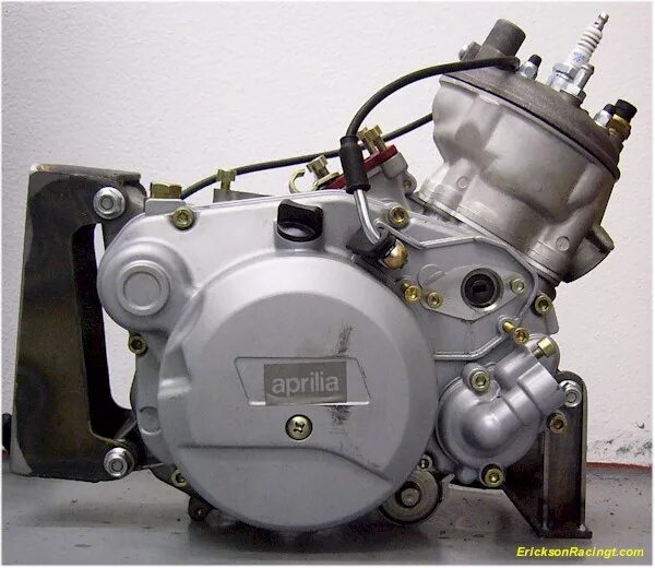 Am 6.2. Минарелли ам6 двигатель. Априлия РС 50 двигатель. Двигатель Aprilia RS 50. Aprilia RS 125 двигатель.