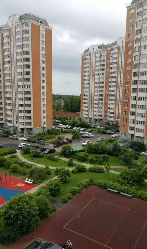 Град Московский ул Радужная. Радужная 27 град Московский. Град Московский ул Радужная д 21 2 подъезд. Г Московский ул Радужная 4. Купить квартиру московский радужная