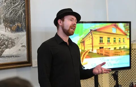 Встретился с писателем