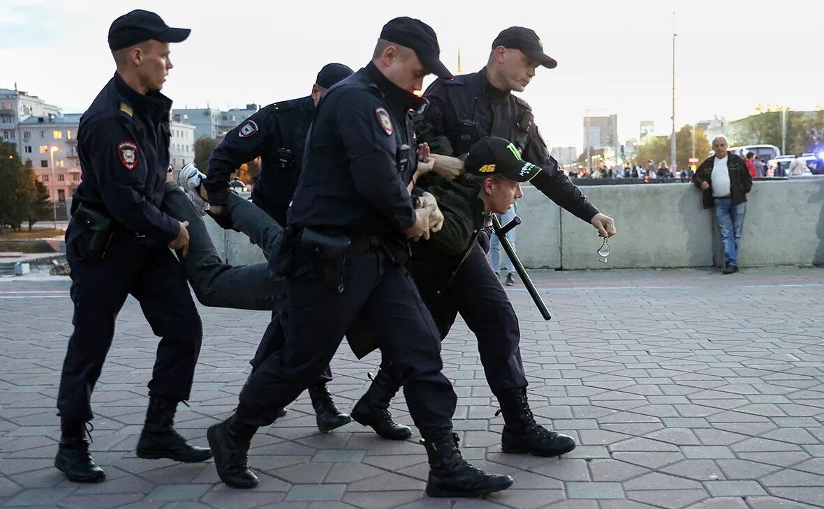 Российские полицейские на Украине. Протесты в России. Мобилизация протесты. Полиция Украины.