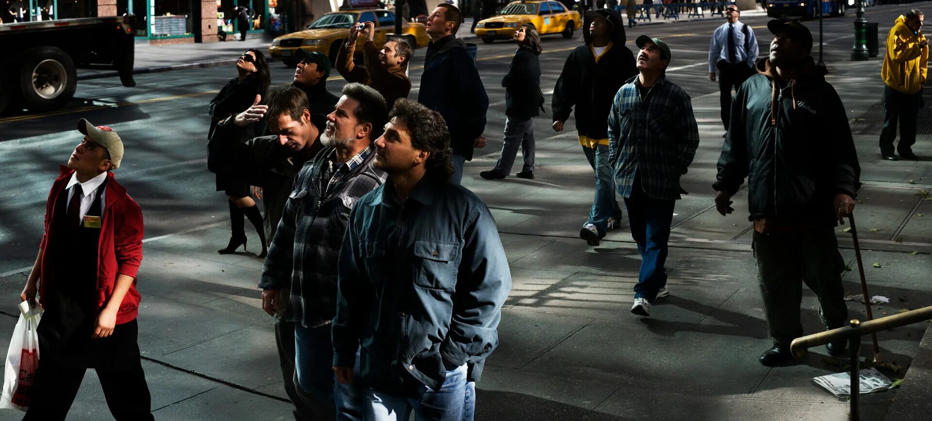 Удивленным прохожим. Удивленным прохожим. Унылая толпа. Удивленным прохожим. Удивленным прохожим.