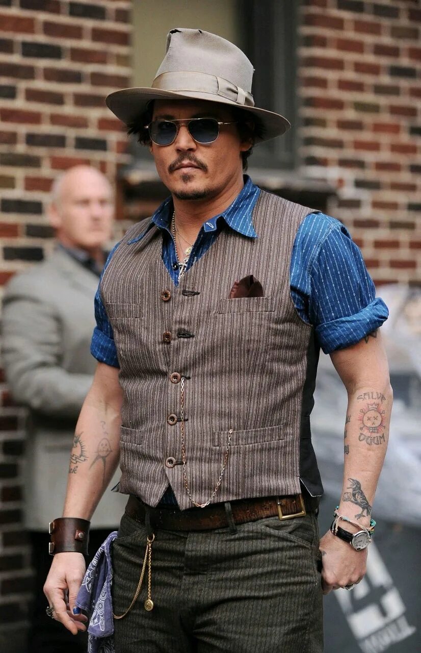 Одежда депп. Стиль джонни деппа. johnny depp стиль. стиль джонни деппа в одежде. джонни депп в жилетке.