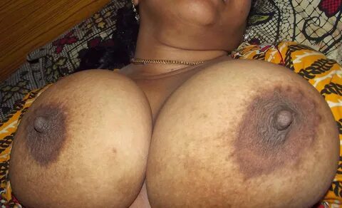 Desi indian sexy boobs nipples aunty image.