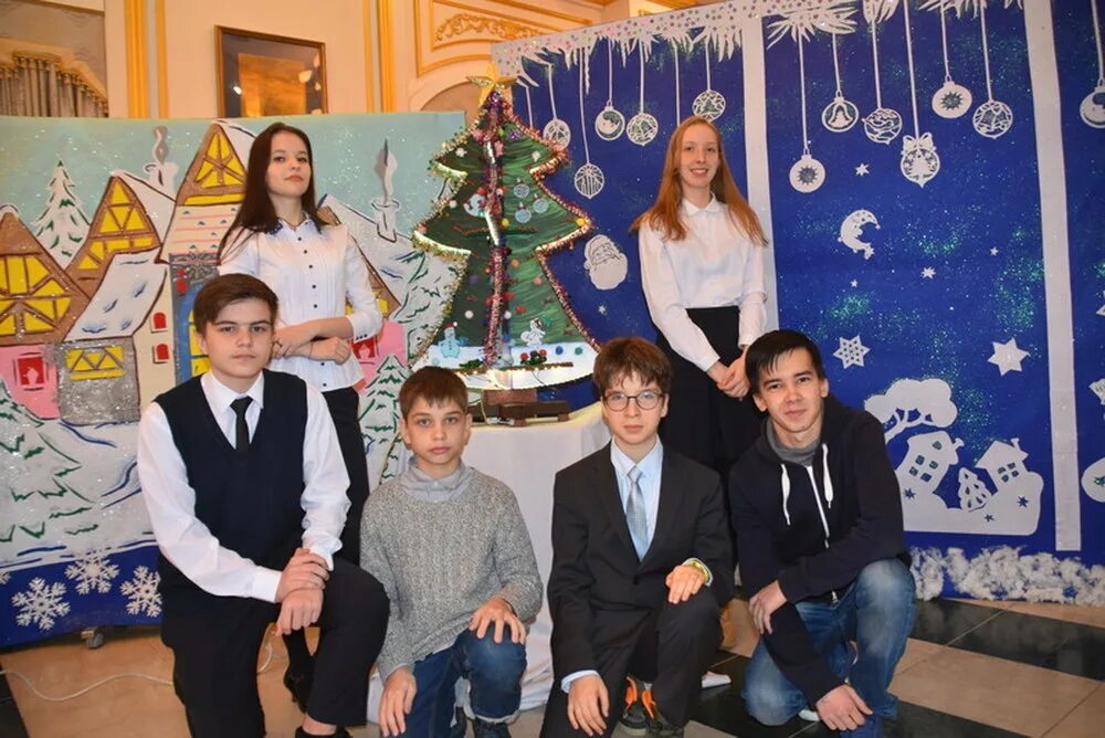 Вднх новогодние праздники 2022. Сценка к новому году. Корпоратив екатеринбург. Новый год (праздник). Новый год в школе.