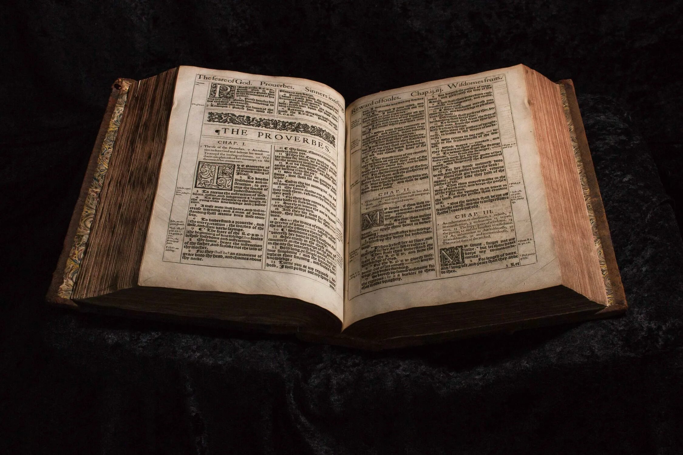 King James Bible 1611. Библия 17 век. Древние Библии. Библия 18 века. Язык оригинала библии