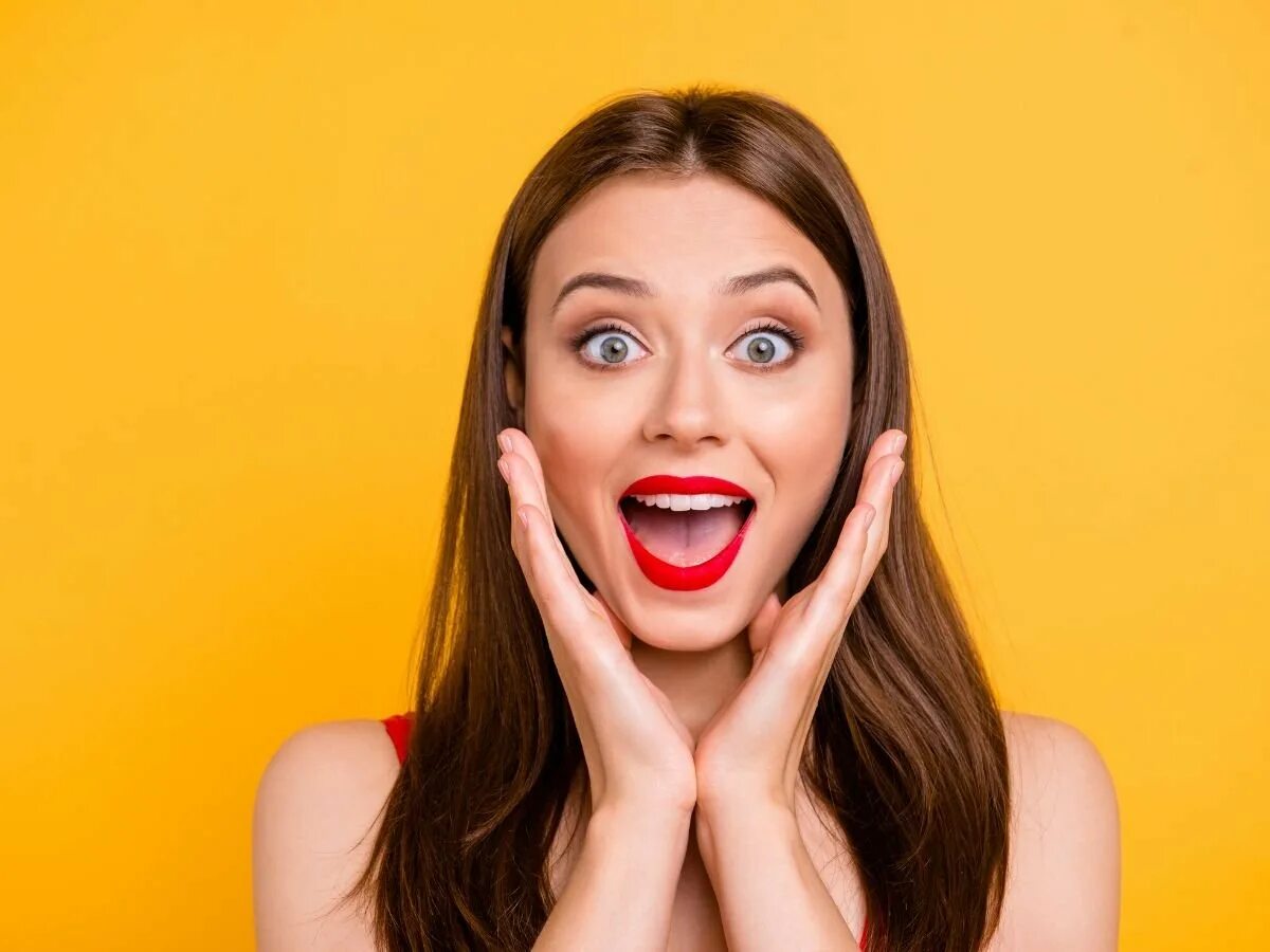 женщина удивление. очень приятно удивлены. мимика радость. очень приятно удивлены. удивленное лицо девушки.