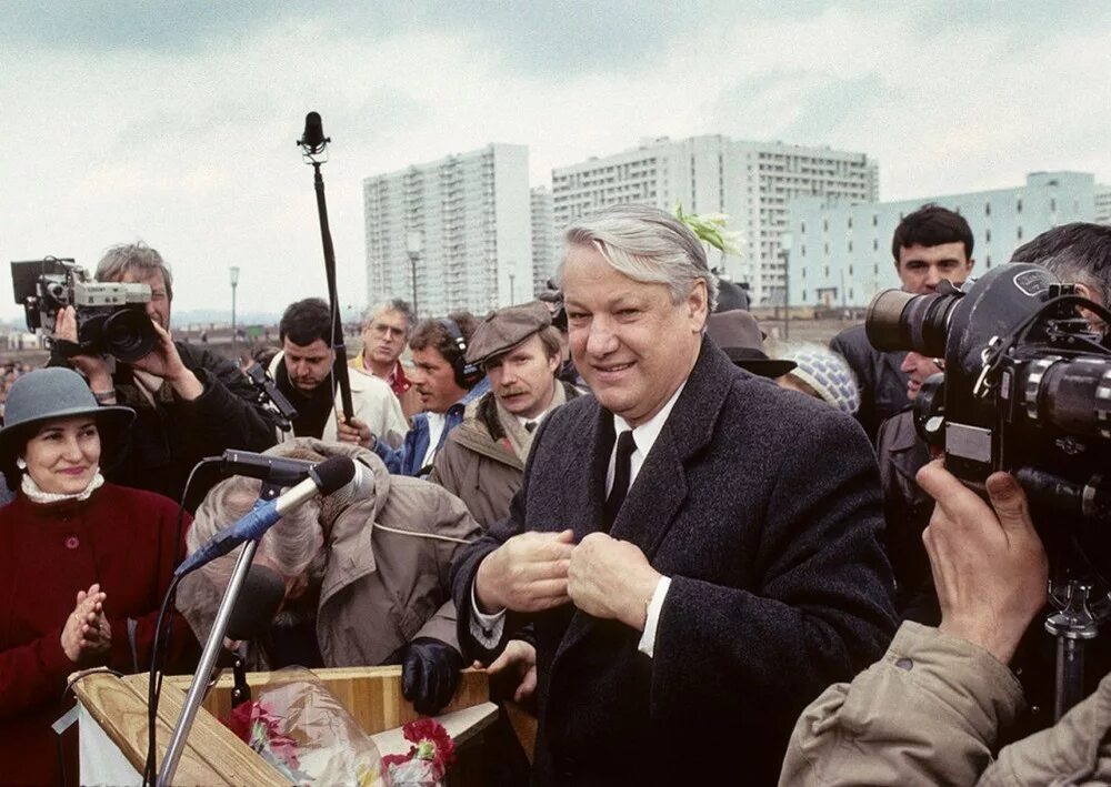 Кризис нашего времени. Б. Н. Ельцин на митинге в Братеево.