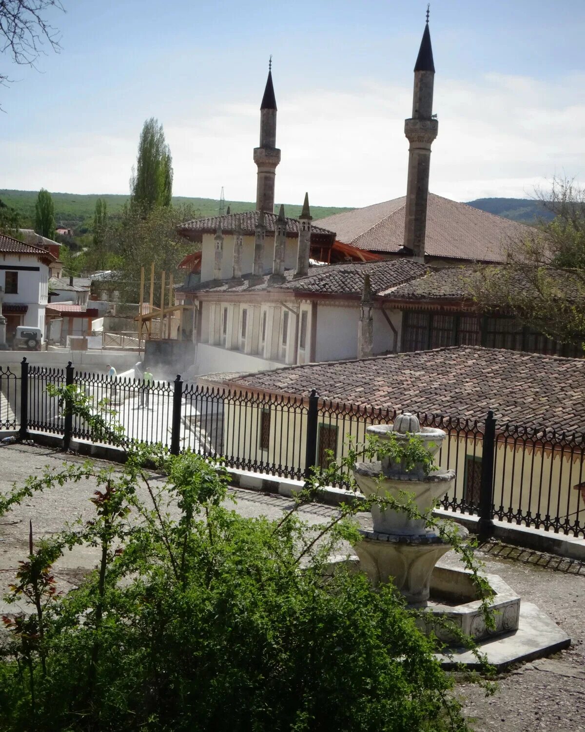 Бахчисарай. Ханский дворец. Ханский дворец Бахчисарай вектор. Площадка в Бахчисарае Ханский дворец. Ханский дворец Бахчисарай вектор силуэт.