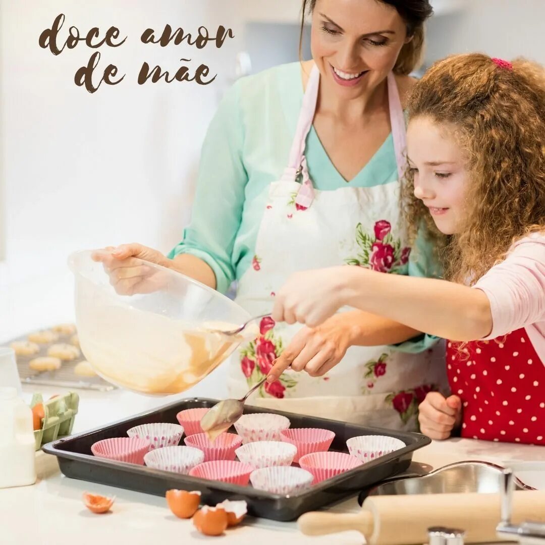 Dad make the cakes. Dad make the cakes