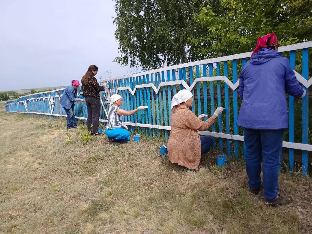 Погода в бала четырмане. Бала-Четырман Федоровский район. Благоустройство клубов в селе. Субботник по благоустройству территории.