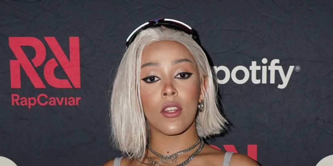 Doja Cat фото. Doja Cat расизм. Doja Cat до пластики. Doja Cat автограф. Attention doja