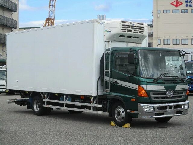 Хино б у куплю. Хино 500 рейнджер. Hino Ranger 4 т рефрижератор. Hino Ranger рефрижератор. Хино 8 тонник.