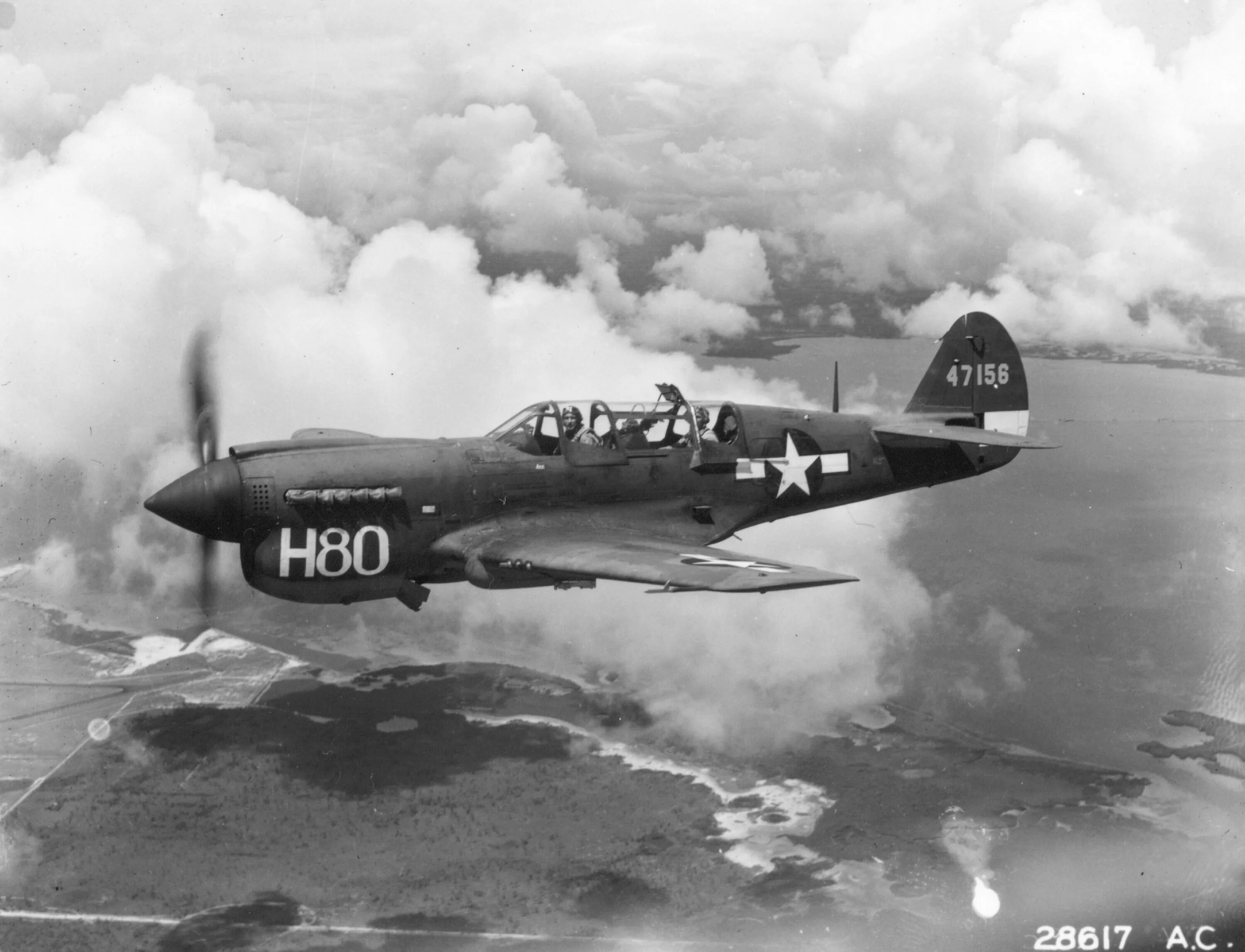 Самолет p-40n "Warhawk". Curtiss p-40. Американские самолёты второй мировой войны. Кертис п 40 n. Самолеты истребители второй мировой