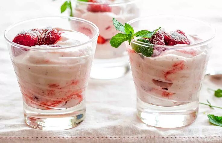Vegan Mint Chocolate Mousse - Vegan Family Recipes Vegan mints, Clean eating des