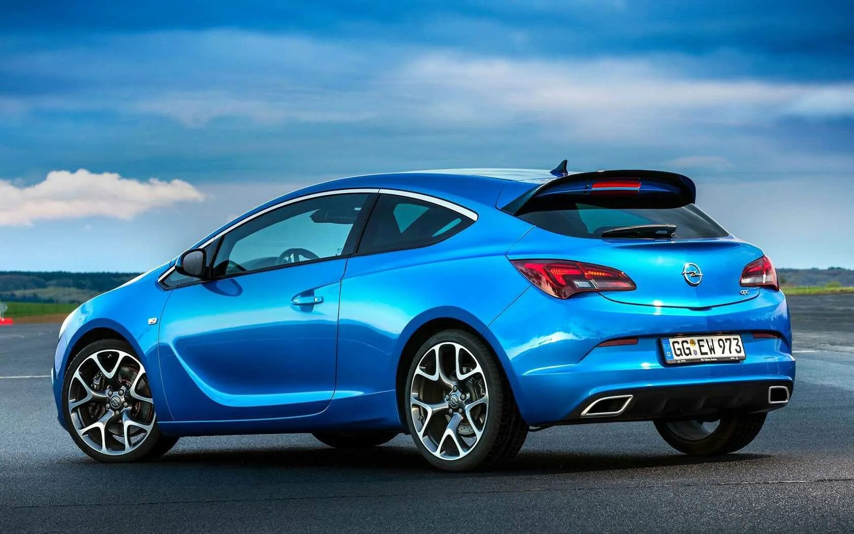 Opel Astra OPC 2013. Opel Astra GTC 2017. Опель Astra OPC. Opel Astra GTC OPC.