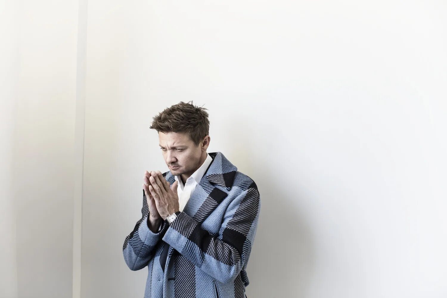 Мужчина 13 август. Jeremy Renner Photoshoot. Jeremy Renner песни.